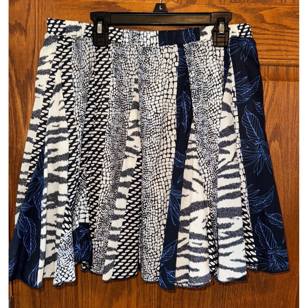 Banana Republic Preppy Navy Mini Skirt Size Small animal print pleated grunge